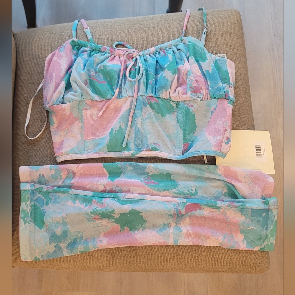 NWT Sabo Crop Top With Sleeves - US 6 Pink Blue